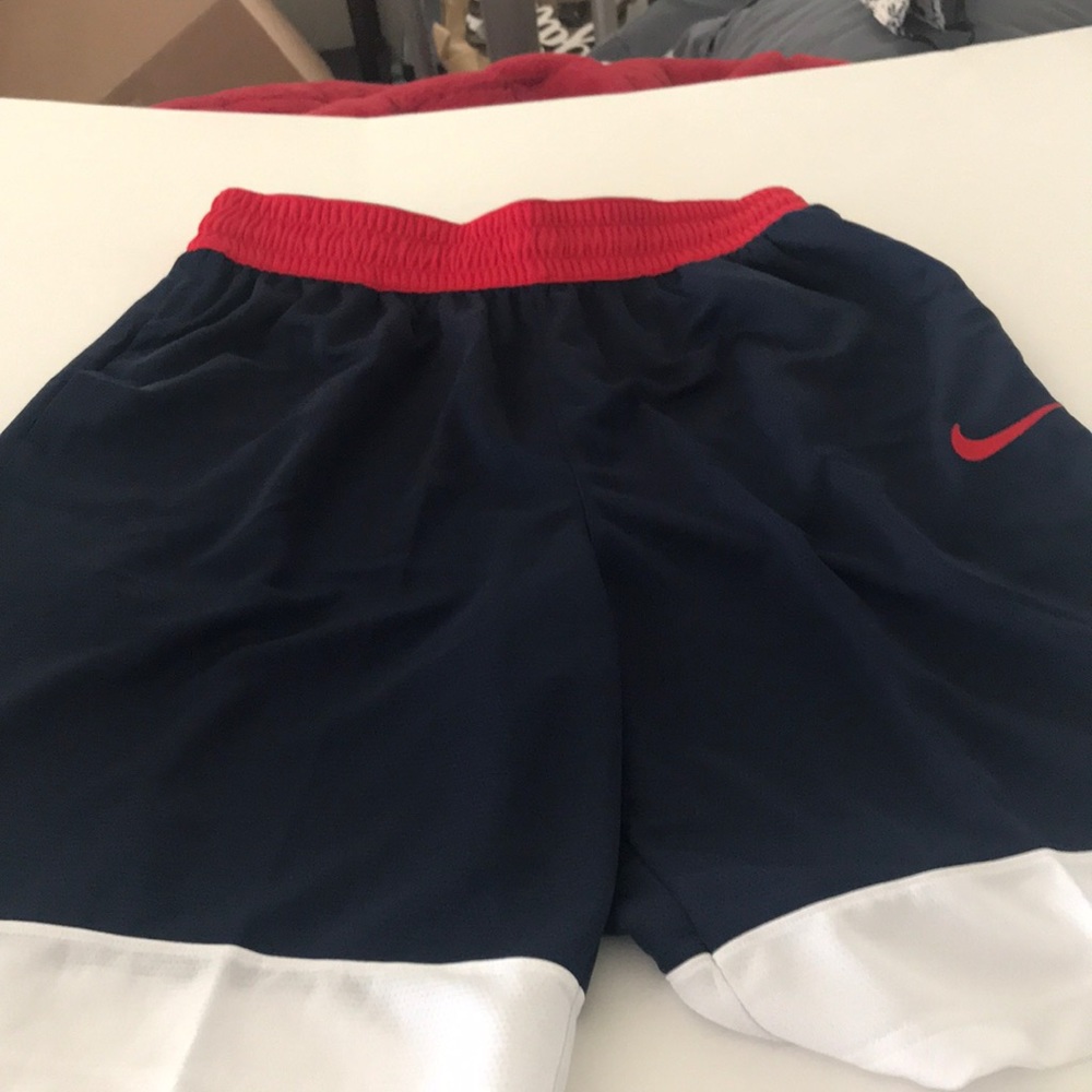 Brand new men’s Nike basketball shorts